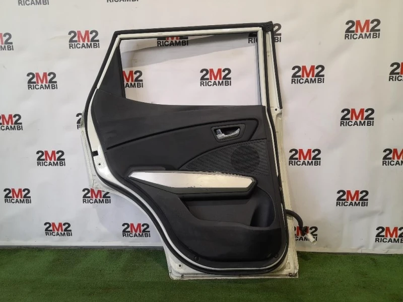 Porta POST SX 6301135002 Ssangyong Tivoli 2015