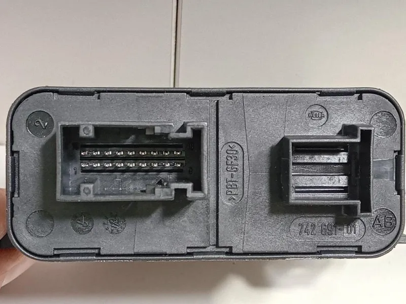 Centralina BJ32-13K031-ACCENTRALINA FARI Land Rover Range Rover Evoque I 2011