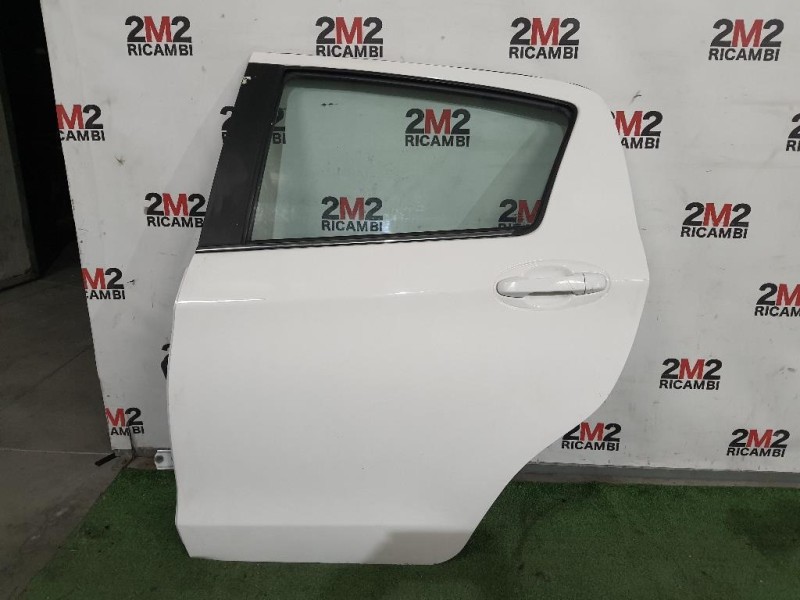 Porta POST SX 670040D210 Toyota Yaris IV 2012