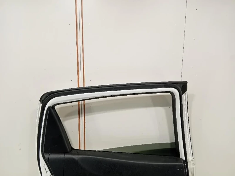 Porta POST SX 670040D210 Toyota Yaris IV 2012