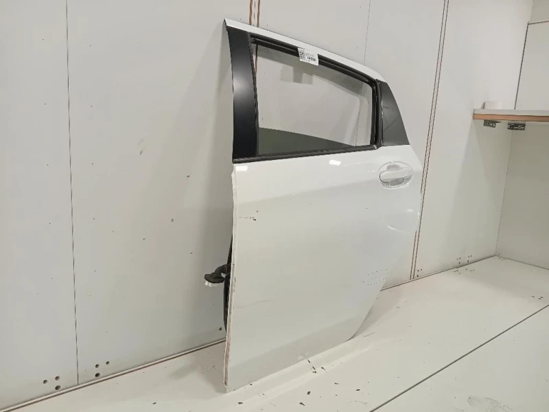 Porta POST SX 670040D210 Toyota Yaris IV 2012
