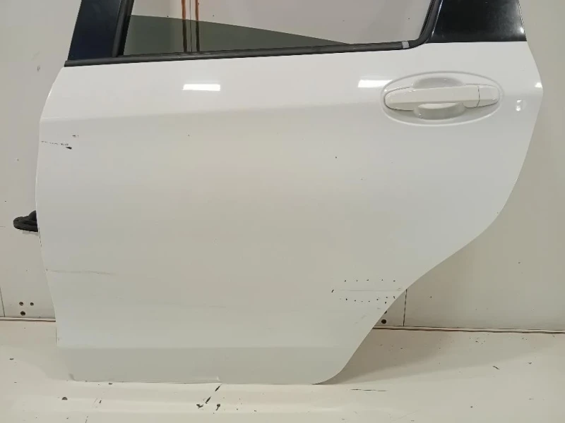 Porta POST SX 670040D210 Toyota Yaris IV 2012