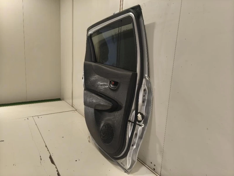 Porta POST SX 670040D210 Toyota Yaris IV 2012