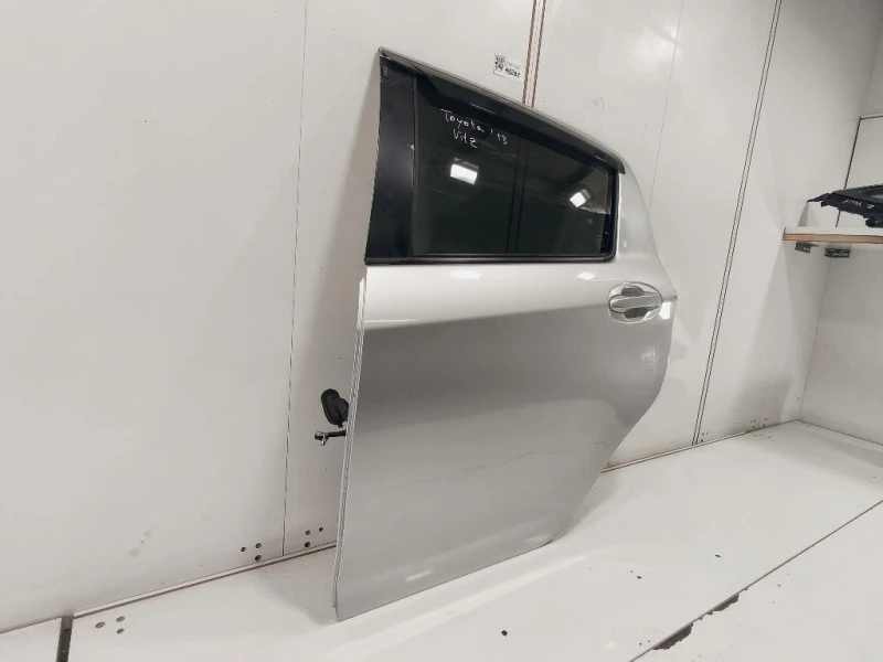 Porta POST SX 670040D210 Toyota Yaris IV 2012