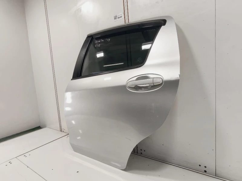 Porta POST SX 670040D210 Toyota Yaris IV 2012