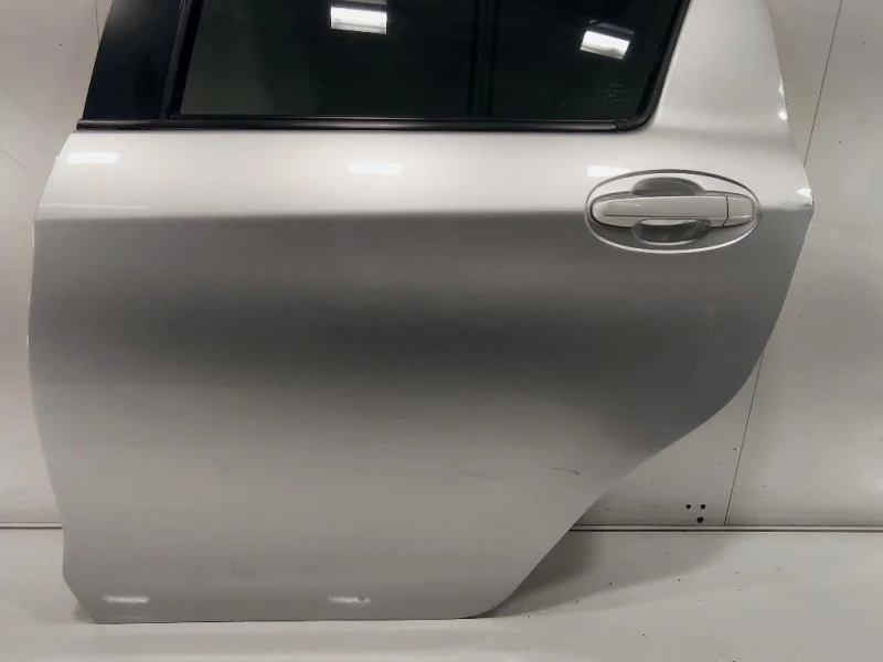 Porta POST SX 670040D210 Toyota Yaris IV 2012