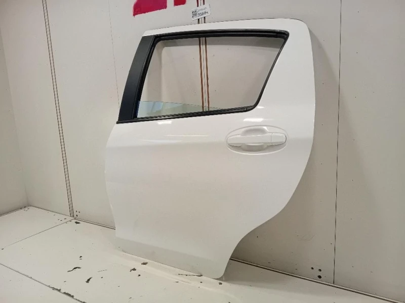 Porta POST SX 670040D210 Toyota Yaris IV 2014