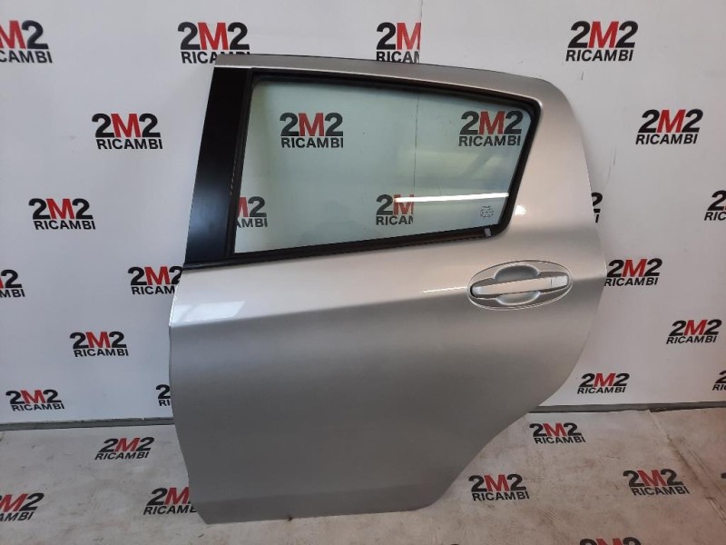 Porta POST SX 670040D210 Toyota Yaris IV 2017
