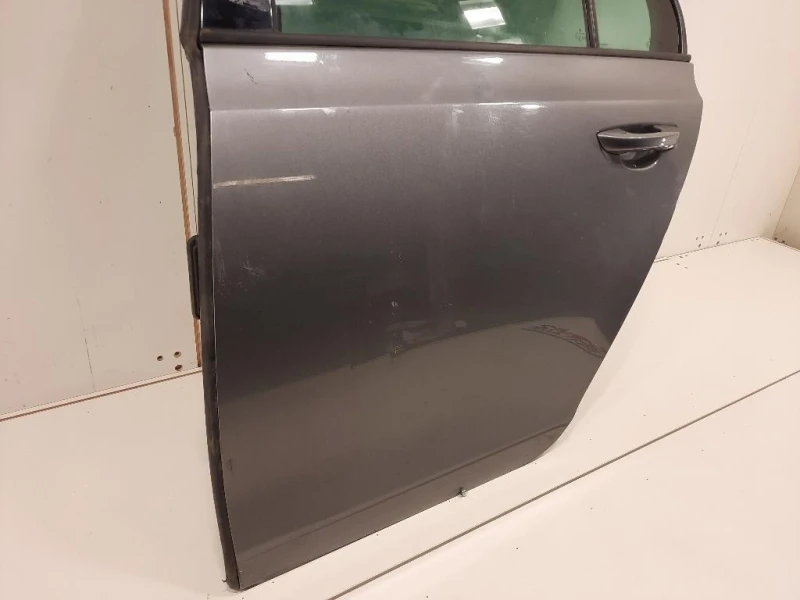 Porta POST SX 5K6833055K Volkswagen GOLF VI 2009