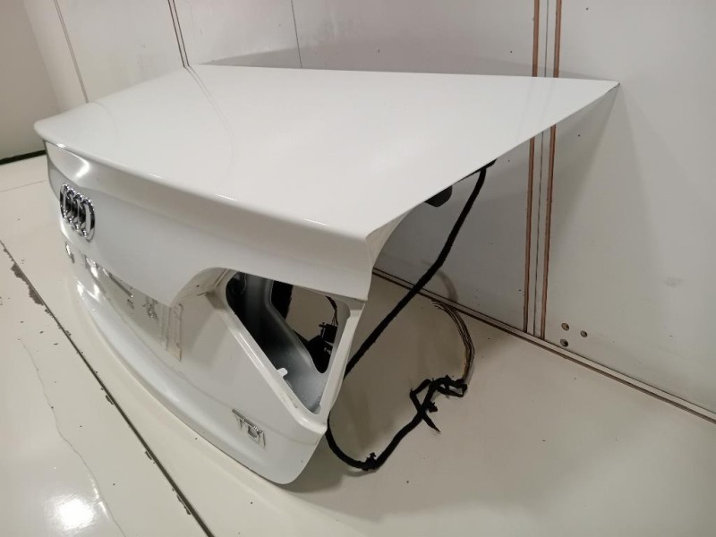 Portello POST 8K5827023AE Audi A4 8K2 2008