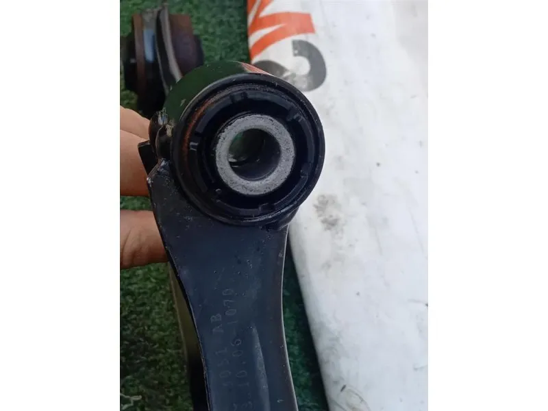 Braccio Oscillante ANT SX BRACCIO OSCILLANTE ANT SX Jaguar XF I 2008