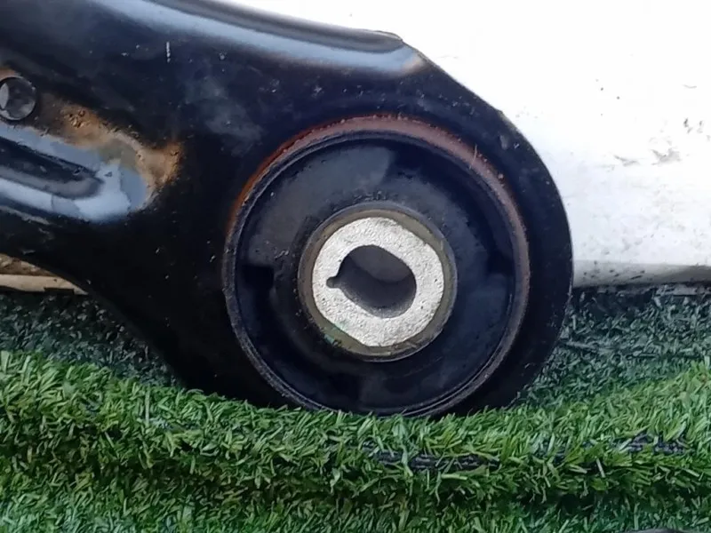 Braccio Oscillante ANT SX BRACCIO OSCILLANTE ANT SX Jaguar XF I 2008