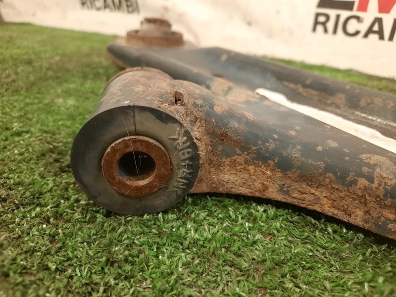 Braccio Oscillante ANT SX RACCIO OSCILLANTE SUP ANT SX Nissan Nv200 2009