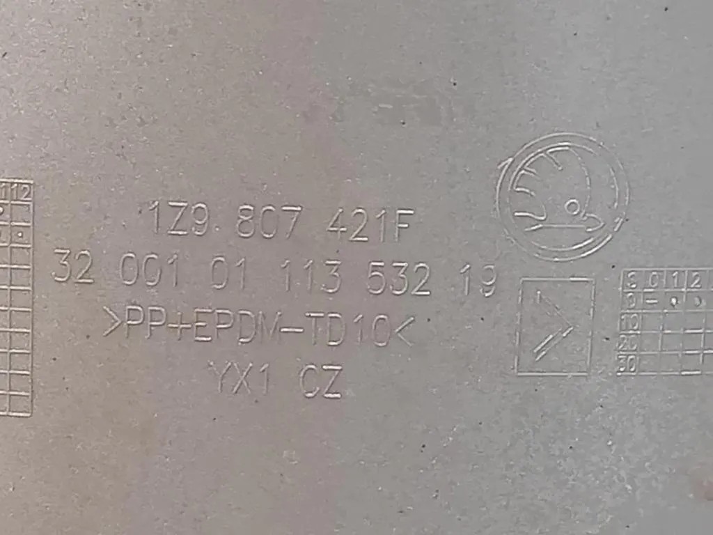 Paraurti POST 1Z9807421F Skoda Octavia 1Z3 2009