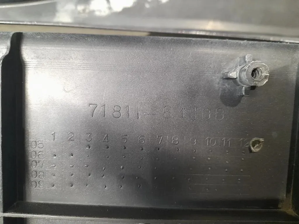 Paraurti POST 7181164J00 Suzuki Grand Vitara II 2005