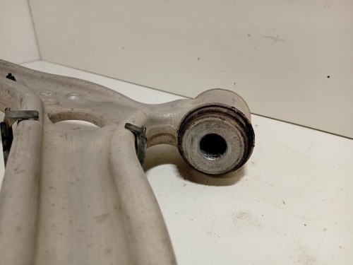 Braccio Oscillante INF ANT DX 8D0 407 7696J Audi A4 8E2 2001