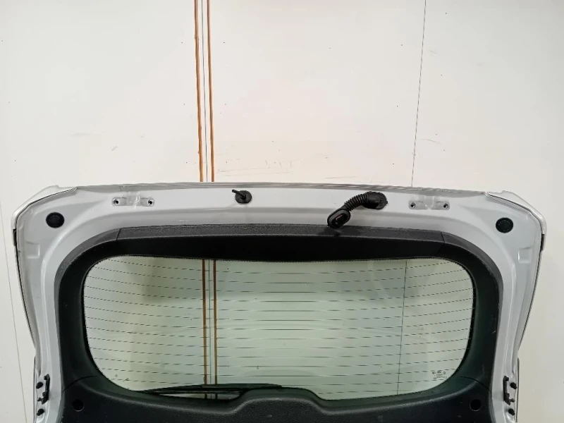 Portello POST 737002W020 Hyundai Santa FÉ IV 2013