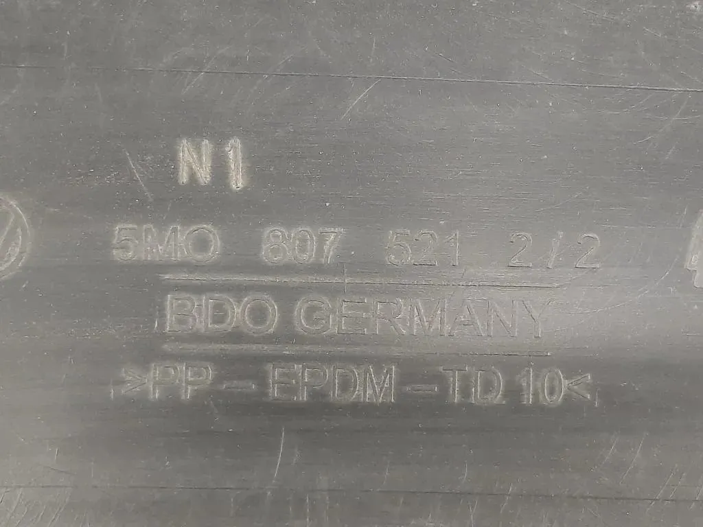 Paraurti POST 5M0 807 421 Volkswagen GOLF PLUS I 2004