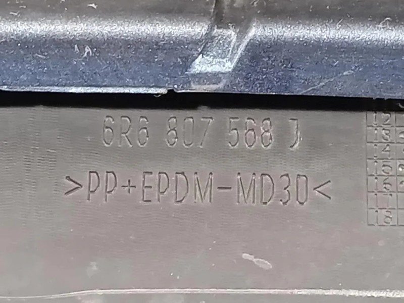 Paraurti POST 6R6 807 568 Volkswagen POLO VI 2009