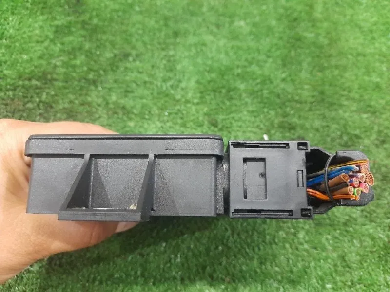 Centralina Freno A MANO 8L0 907 801 H Audi A4 8K5 Avant 2012