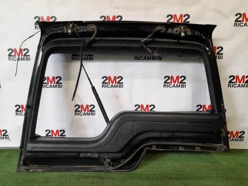 Portello POST LR045549 Land Rover Discovery III 2005