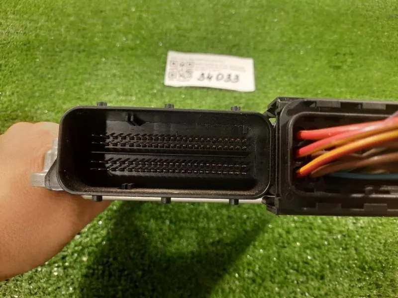 Centralina Iniezione 8 574 380 CENTRALINA ECU Bmw Serie 5 F10 Berlina 2010