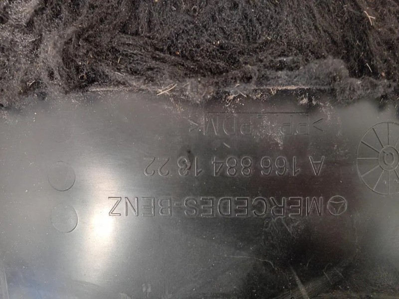 Passaruota POST SX A166 884 13 22 Mercedes Classe GLE W166 2015