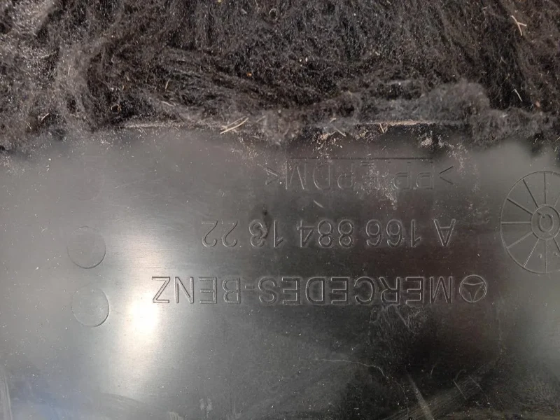 Passaruota POST SX A166 884 13 22 Mercedes Classe GLE W166 2015