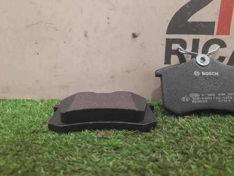 Pastiglie Freni POST BOSCH 0986494387 NUOVO Renault CLIO III 2006