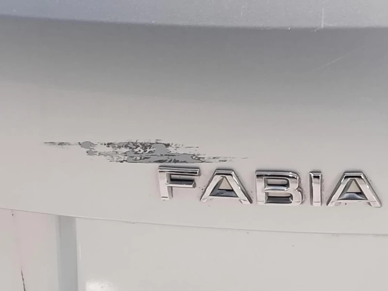 Portello POST 5J9827025F Skoda Fabia 545 SW 2010