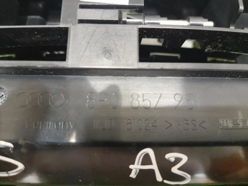 Posacenere 8P0857951 Audi A3 8P1 2008