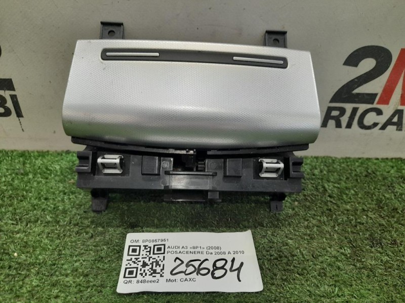 Posacenere 8P0857951 Audi A3 8P1 2008