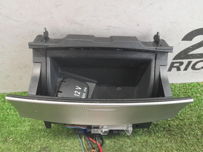 Posacenere A2096800550 Mercedes Classe CLK C209 2003