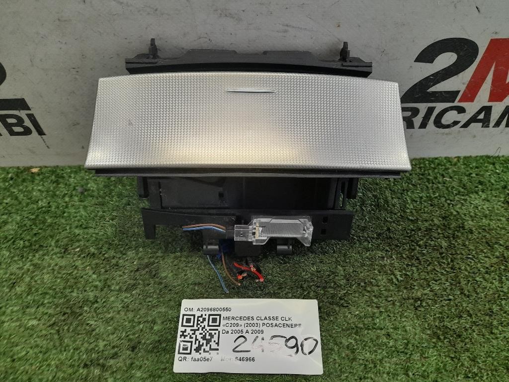Posacenere A2096800550 Mercedes Classe CLK C209 2003