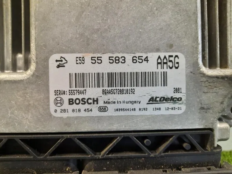 Centralina Iniezione 55583654 Opel Astra J 2010