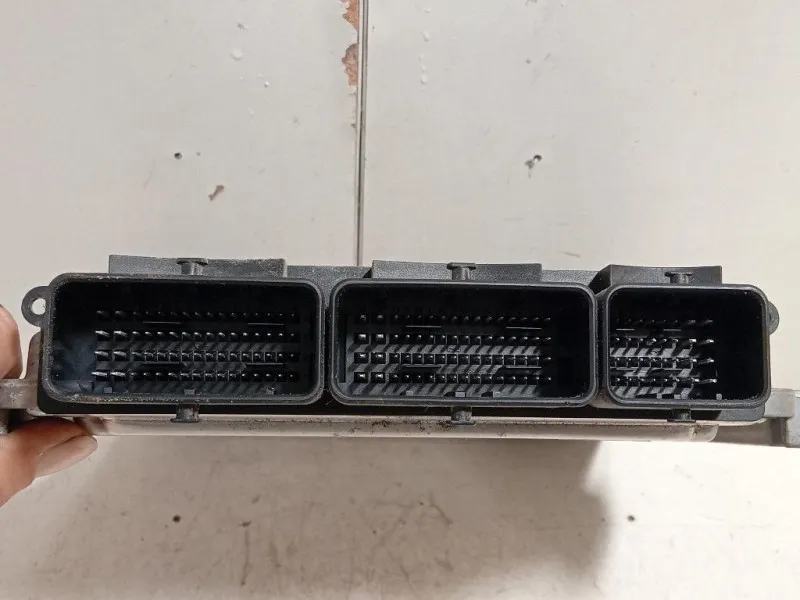 Centralina Iniezione 23701754R Opel Vivaro A 2007