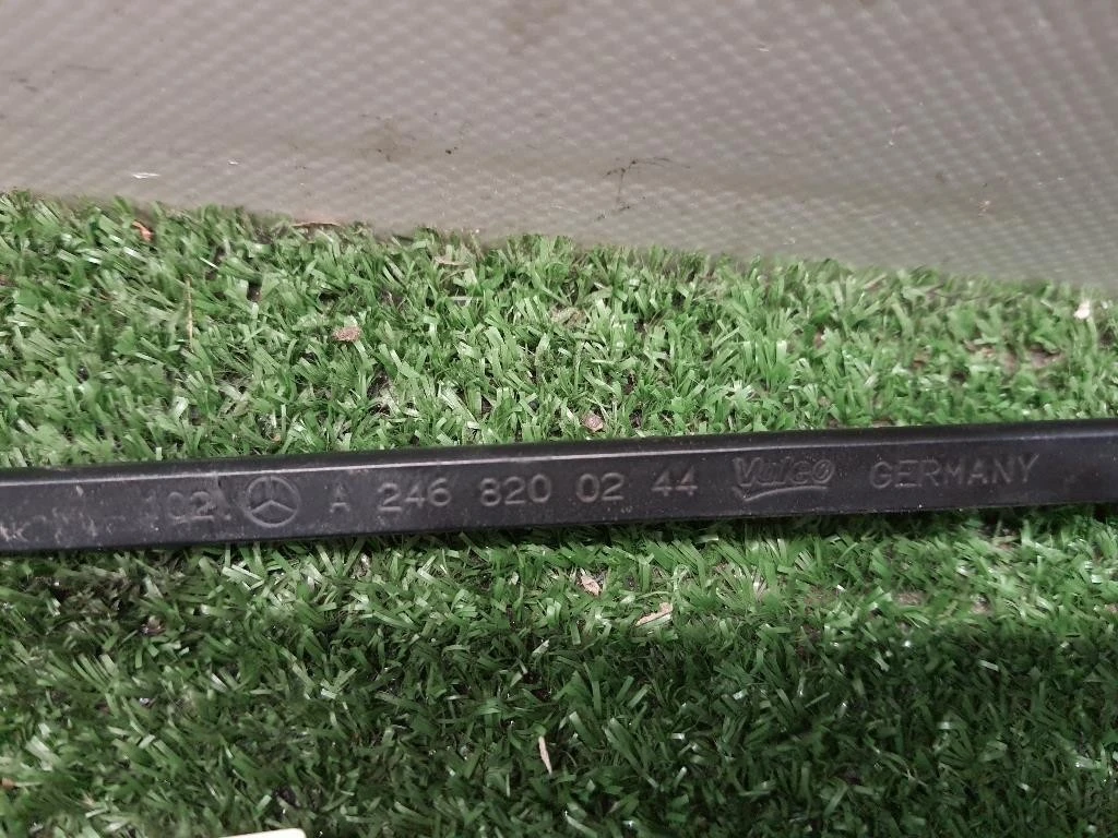 Braccio Tergicristallo Parabrezza DX A2468200244 DX Mercedes Classe B W246 2012