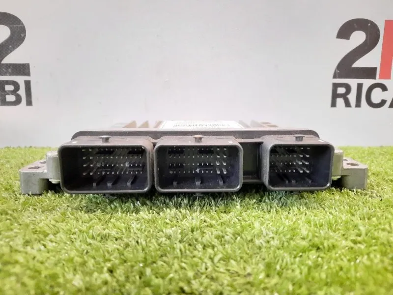 Centralina Iniezione 237100425R 237100121R 28212592 ECU MOTORE Renault Mégane III 2009