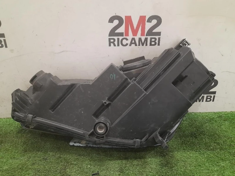 Proiettore ANT DX 8W0941006 Audi A4 8W2 2015