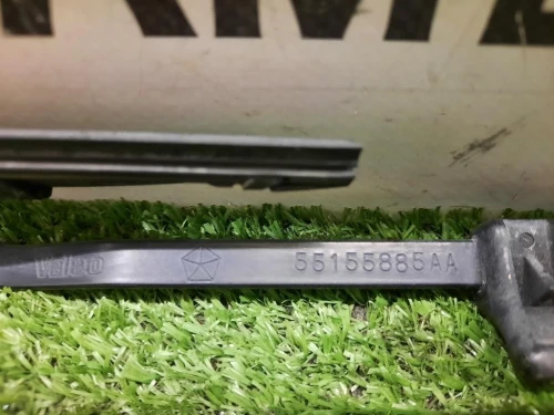 Braccio Tergilunotto 55155885AA Jeep Cherokee III 2002
