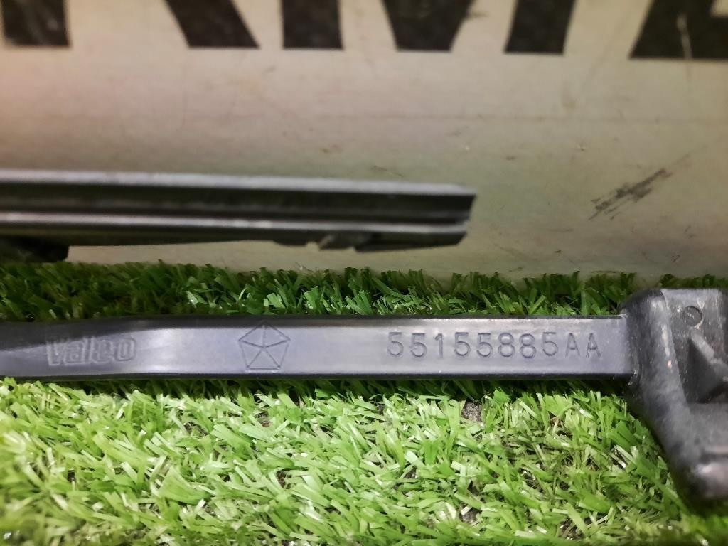 Braccio Tergilunotto 55155885AA Jeep Cherokee III 2002