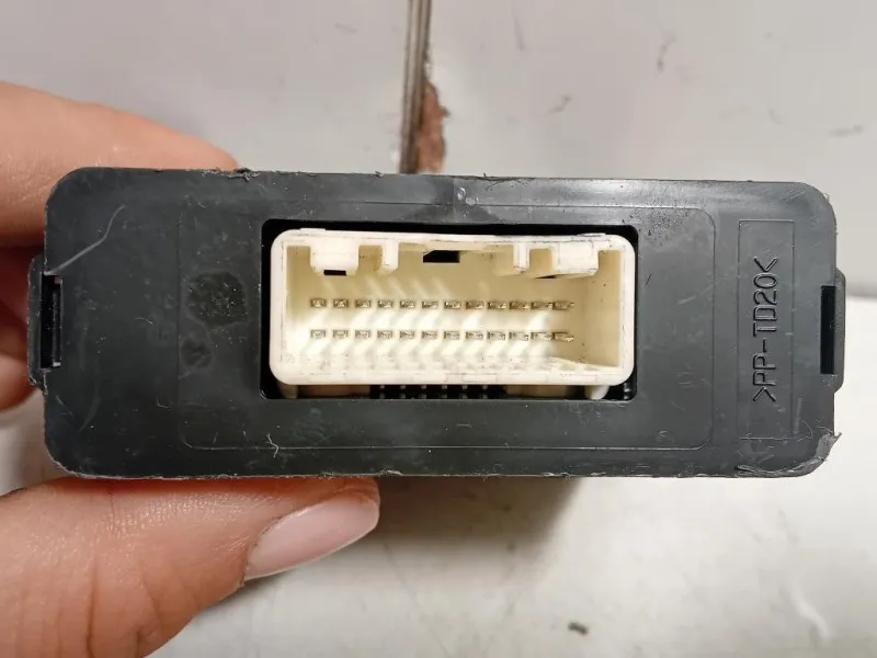 Centralina LUCI Interne 253C0 HV00A Nissan Qashqai II 2017