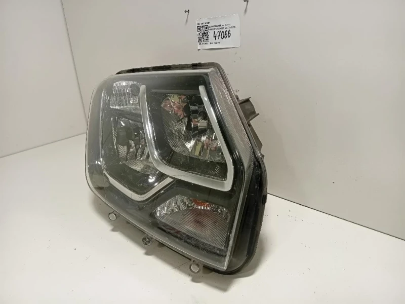 Proiettore ANT DX 260100156R ATTENZIONE AI DIFFETTI Dacia Duster I 2014