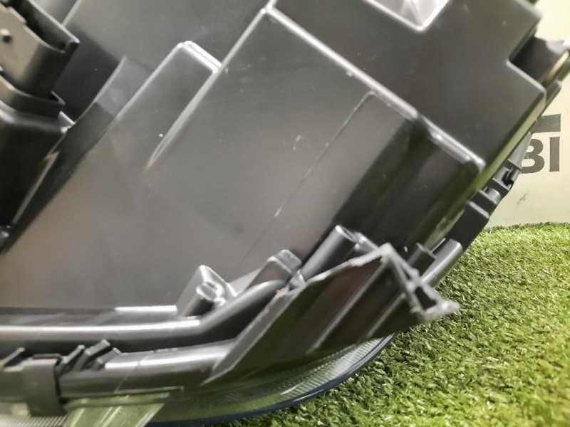 Proiettore ANT DX ATTACCHI ROTTI 260101133R Dacia Duster II 2018