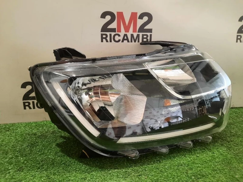 Proiettore ANT DX ATTACCHI ROTTI 260101133R Dacia Duster II 2018