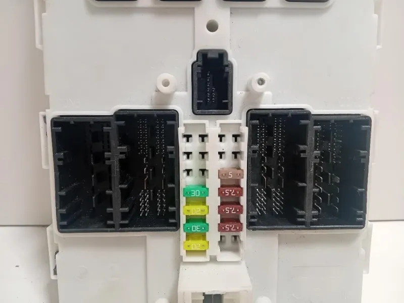 Centralina Scatola Fusibili 6135 8709211-01 Bmw Serie 1 F20 Berlina 2015