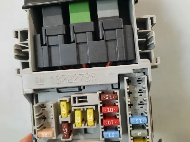 Centralina Scatola Fusibili 13222786 Chevrolet Cruze 2009