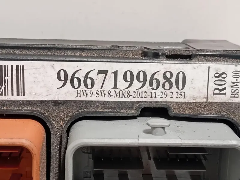 Centralina Scatola Fusibili 9667199680 Citroen C3 Picasso 2013