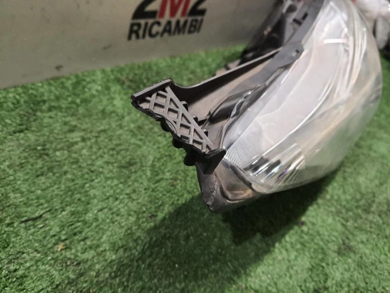 Proiettore ANT DX C1BB13W029CC Ford Fiesta VI 2012