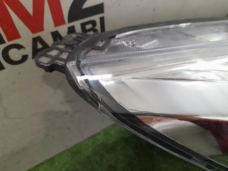 Proiettore ANT DX GV4113D154BH Ford KUGA II 2016